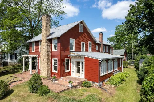 The Cardinal House - 3-Star
