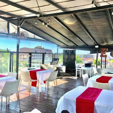 The Upperhouse Hotel Boutique Stay with City & River Views