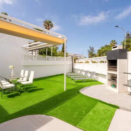 Costa Adeje 3BR Villa, Pool, BBQ, AC, Sleeps 8