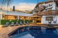 Aquarius Backpackers Resort - Beach