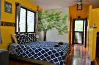 Treetop Cottage Escape in Tropical Garden Near San Ignacio - Apartemen