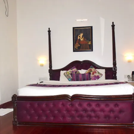 Hotel Lake Inn