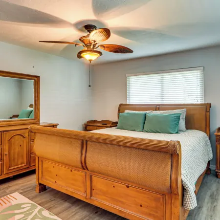 Welcome to the Beach Oasis for Your Group of 10!