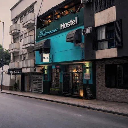 Hostel & Spa Mediterránea Отели рядом с достопримечательностью «Концертный зал Quality Espacio»