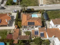 LA1 in Sesimbra With 5 Bedrooms and 4 Bathrooms - Kolam Renang