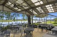 The Tilghman Island Inn - parking