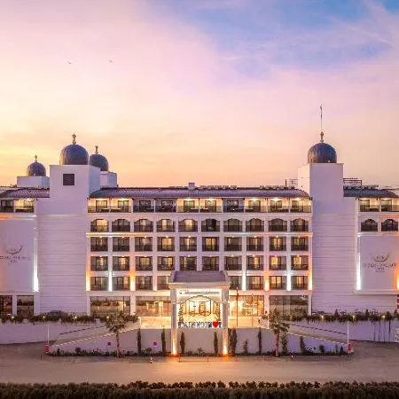 Side Moon Palace