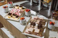 Heritage Hotel Ames - breakfast