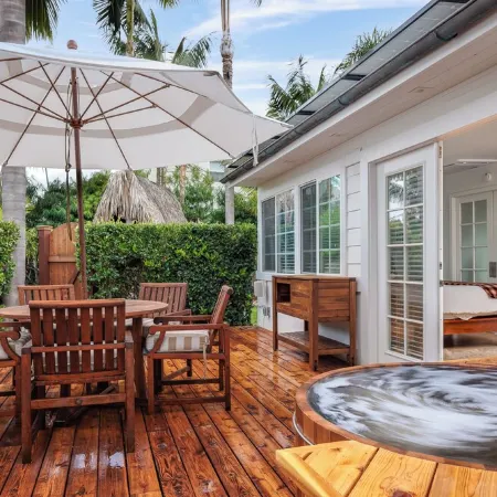 Plantation Beach Cottage - Historic Encinitas Walking District