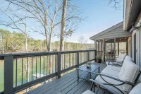 Lakefront Luxury - Boat Slip - Kayaks - Game Room - WiFi