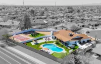 The Ridge Family Pickleball Pool Hot Tub - Jacuzzi