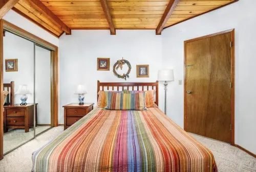 Lodge-style Chalet w/ Hot Tub Near Alyeska - Chalets