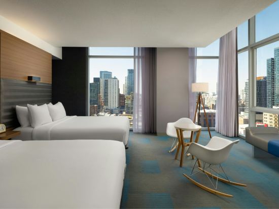 Aloft Chicago Downtown River North