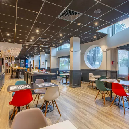 B&B Hôtel Orléans Centre Foch