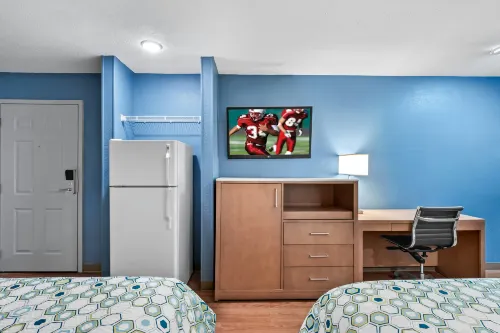 HomeTowne Studios Detroit - Livonia - Motel