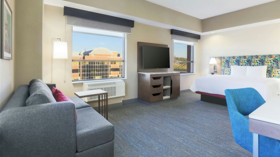 Hampton Inn & Suites Pittsburgh-Downtown