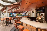 Sheraton Suites Philadelphia Airport - Barer