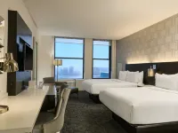 Renaissance Cincinnati Downtown Hotel Hotels near Skystar Wheel