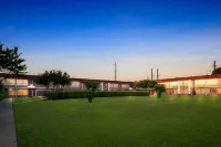 Red Roof Inn & Conference Center McKinney - parking