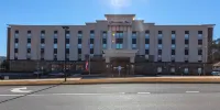 Hampton Inn Emerson LakePoint - 2-Star