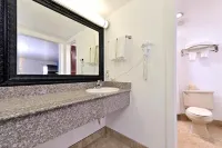 Executive Inn - 2-Star