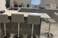 Modern 3-Bed Apartment in Magherafelt Sleeps 8 - Apartments