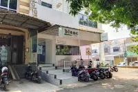 Backpacker Homestay Jatisampurna Redpartner - Parkplatz