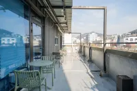 Hotel YH (Yeonhuijang) - Hostales