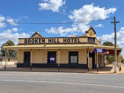 Broken Hill Hotel