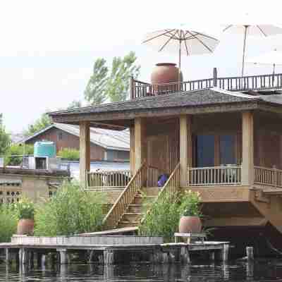 Sukoon Houseboat Dal Lake Hotel Exterior