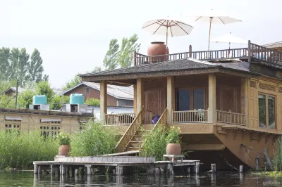 Sukoon Houseboat Dal Lake Các khách sạn ở Nishat