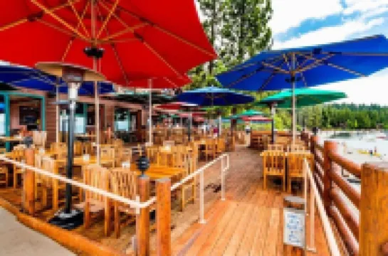 Pinegrove by AvantStay Beautiful Villas Condo Just Outside Tahoe City