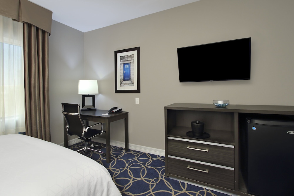 Holiday Inn Express and Suites Houston North - IAH Area, an Ihg Hotel