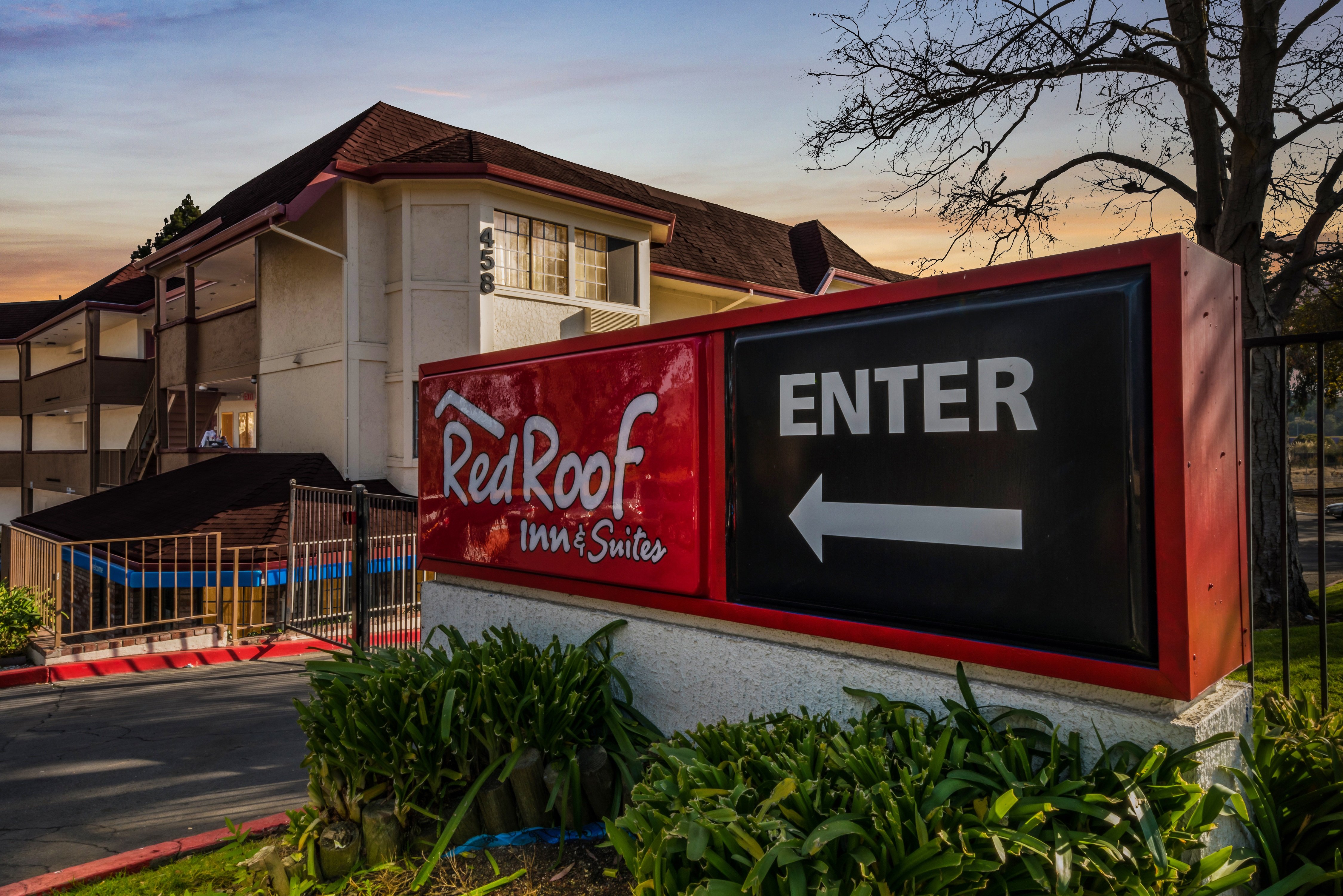 Red Roof Inn & Suites Vallejo