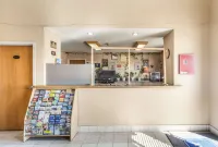 Super 8 by Wyndham Cozad