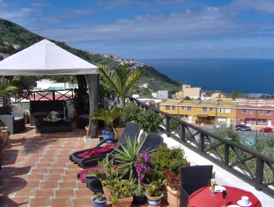 Small Studio (15m²) for Single Use with Sea View Hotels near tenerife