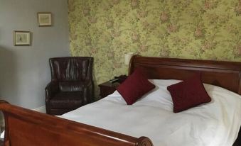 The Crown & Plough - Housity