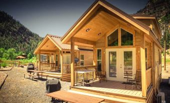 Ouray Riverside Resort - Inn & Cabins