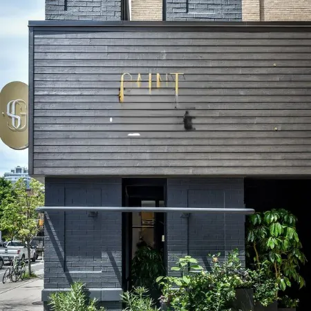 Kimpton SAINT GEORGE HOTEL by IHG Отели рядом с достопримечательностью «Район Йорквилл»