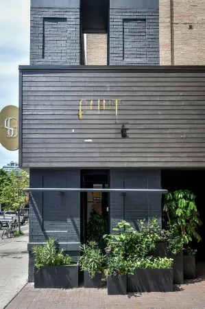 Kimpton Saint George Hotel Отели рядом с достопримечательностью «Библиотека Торонто Паблик Лайбрари - Торонто Референс»