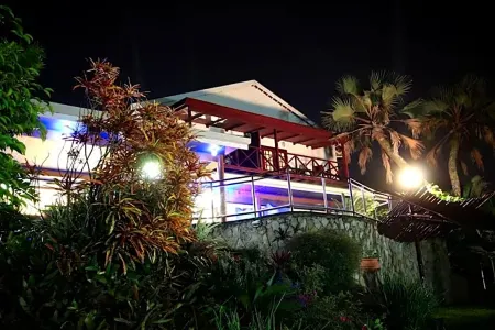 Wailana Lodge Отели в г. Hibiscus Coast Municipality