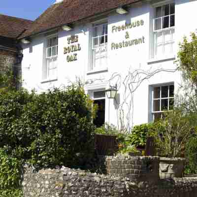 The Royal Oak Inn Hotel Exterior