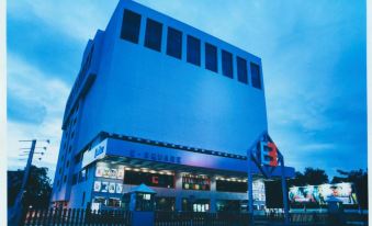 E Square the Fern, Pune
