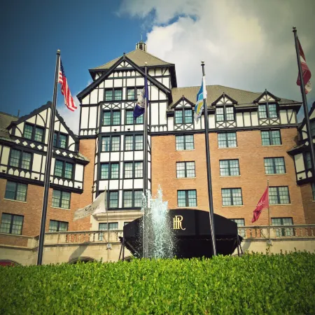 The Hotel Roanoke & Conference Center, Curio Collection by Hilton