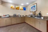 凱爾索舒適套房酒店-朗維尤 - 早餐