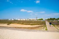 2Bedroom House Cozy Typical Restored Single Storey 5 Min from the Fuseta Beach Hotels in Fuseta