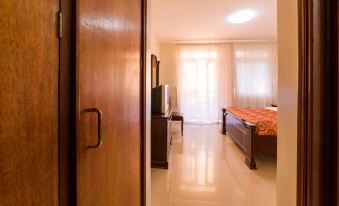 Trendy Deluxe Double Rooms in Masaka - 2