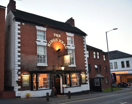 Kings Head Inn, Warwick Hotels near Guy's Cliffe