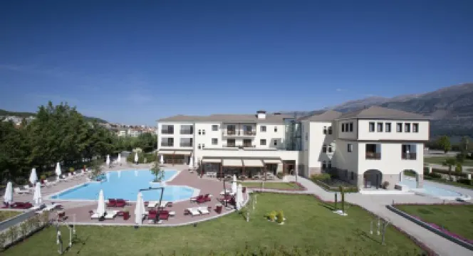 Hotel du Lac Congress Center & Spa Hotéis em 