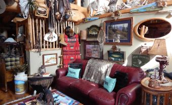 Idle Spurs Log Cabin Bed & Breakfast - Housity